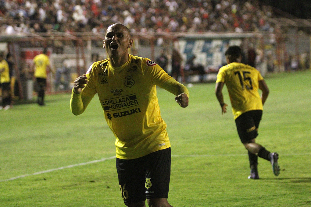 Humberto Suazo brilló en el triunfal debut de San Luis