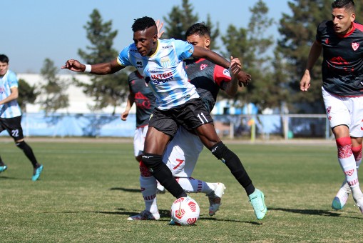 Magallanes goleó a Copiapó en San Bernardo