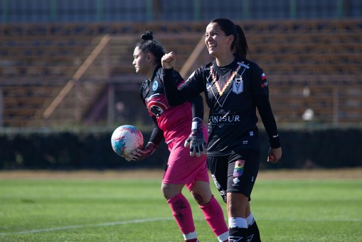 Karen Araya, la goleadora del Femenino Caja Los Andes