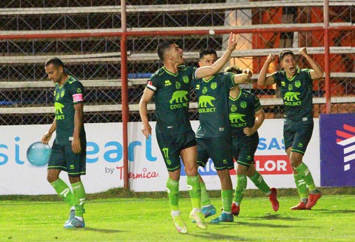 Magallanes vuelve a la cima tras golear a Unión San Felipe
