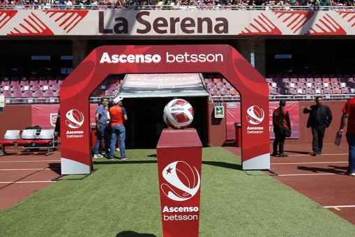 Iquique, La Serena y San Luis continúan con campaña perfecta