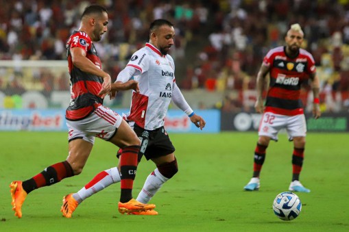 Flamengo superó a Ñublense en el Maracaná