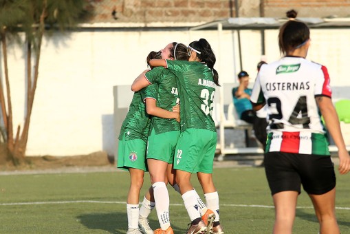 Audax Italiano triunfó en el clásico de colonias 