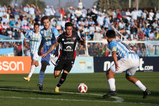 Magallanes rescató un empate frente a Ñublense