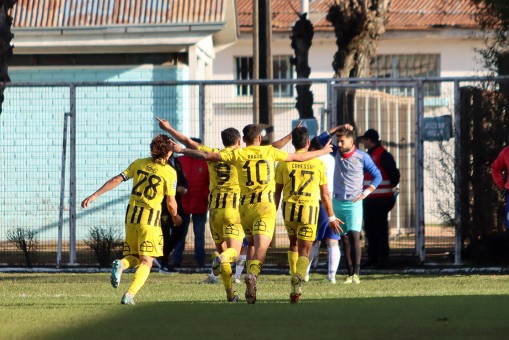 Victoria de Fernández Vial sobre Deportes Linares