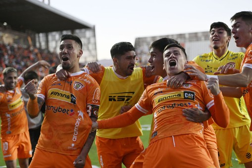 Cobreloa se ilusiona con el título tras agónica victoria