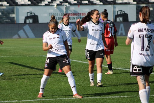 Colo Colo goleó a Antofagasta en Macul 