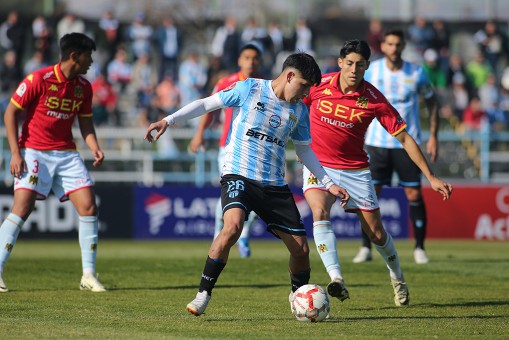 Magallanes a un paso de la final de la Zona Centro Sur