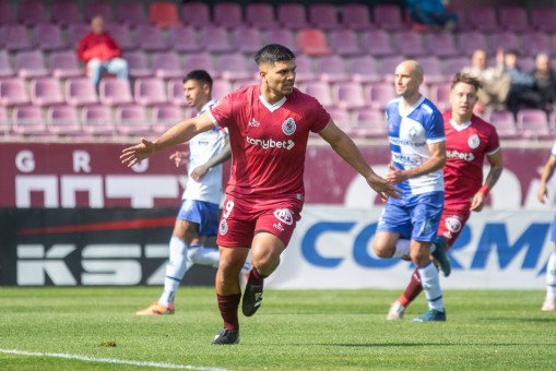 Lionel Altamirano es el nuevo líder de los goleadores