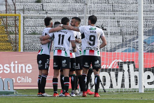 Palestino festeja en el inicio de la jornada