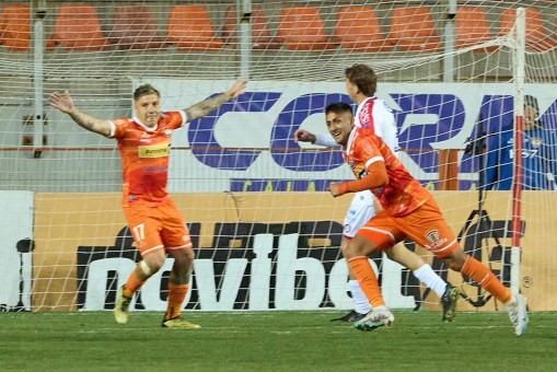 Cobreloa festejó a costa de La Calera 