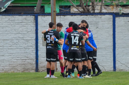 Puerto Montt sigue en carrera tras vencer a Rengo