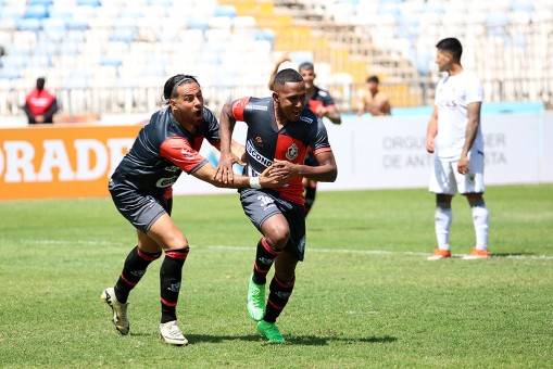 Antofagasta vuelve a los abrazos ante Deportes Santa Cruz